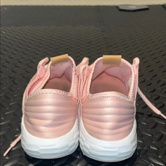 New Balance Fresh Foam Pink Womens 6.5 Running Shoes Casual - Picture 3 of 7